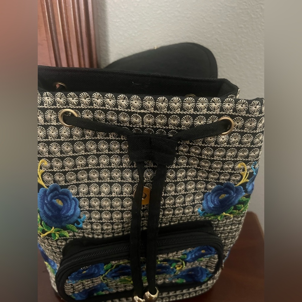 Floral Embroidered Backpack - Picture 7 of 9